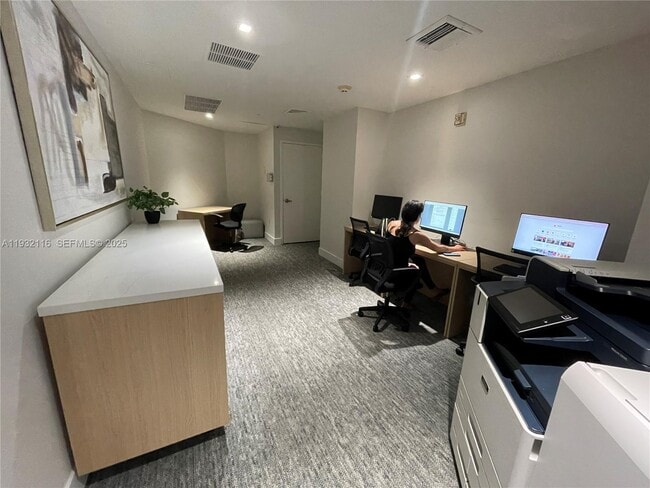 Building Photo - 90 SW 3rd St