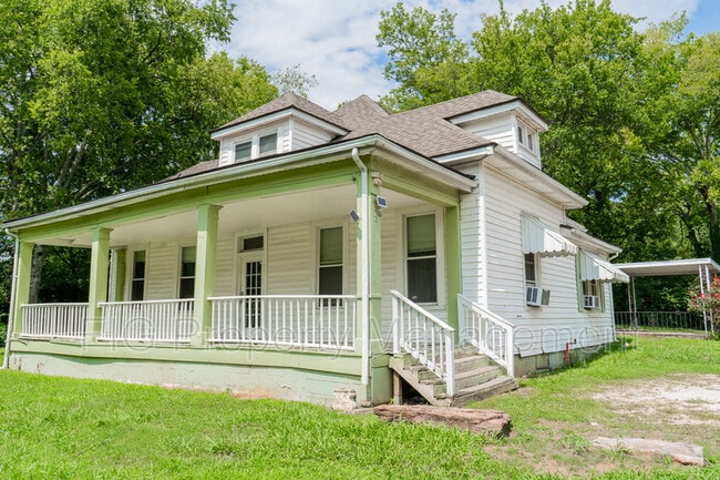 Building Photo - 119 West Moody Avenue - 1