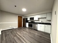 Building Photo - 805 Haverhill St