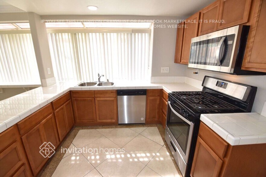 Building Photo - 27451 Echo Canyon Ct