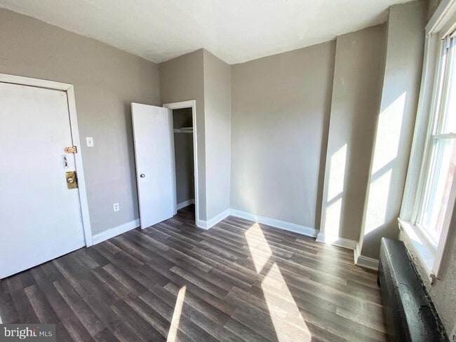 Primary Photo - 2930 Frankford Ave