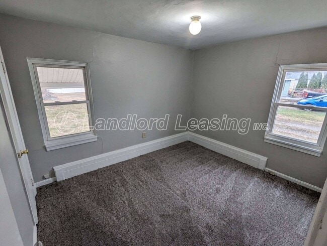 Building Photo - Spacious 3-Bedroom Home with 2-Car Garage ...