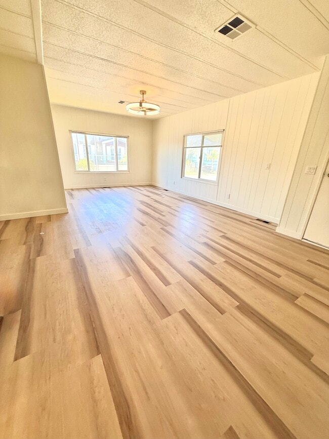 Building Photo - 500 Rancheros Dr