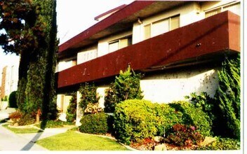 Building Photo - 10920 National Blvd