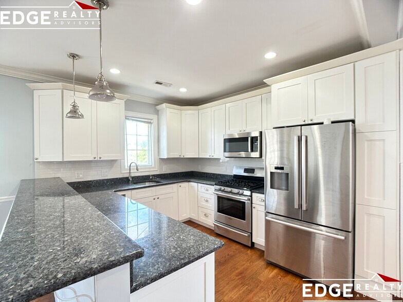 Building Photo - 4 Langley Rd