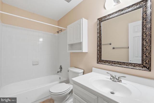 Building Photo - 310 S 11th St