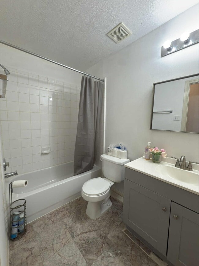 Building Photo - 17210 Valemist Ct