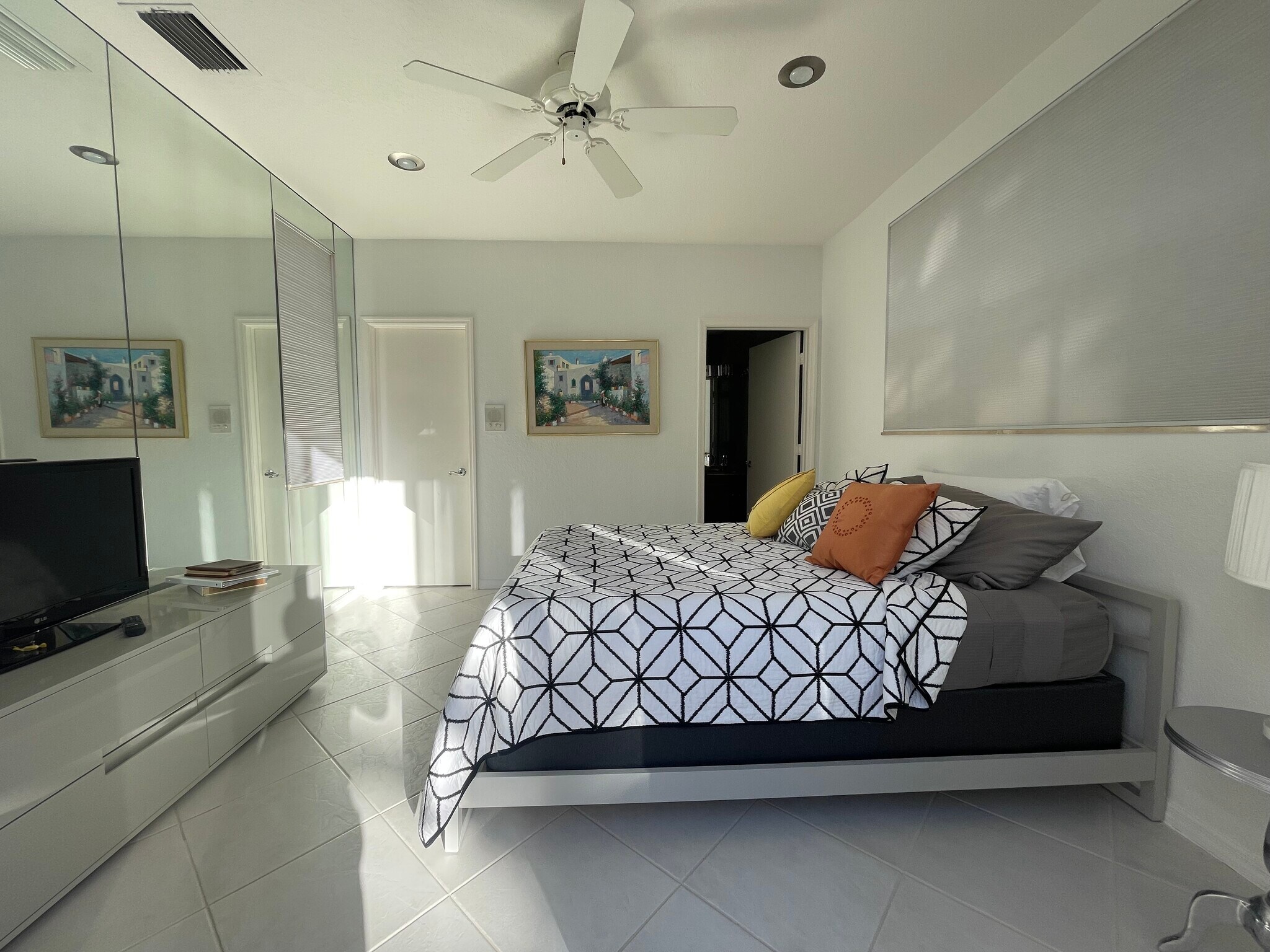 Building Photo - 17323 Bermuda Village Dr