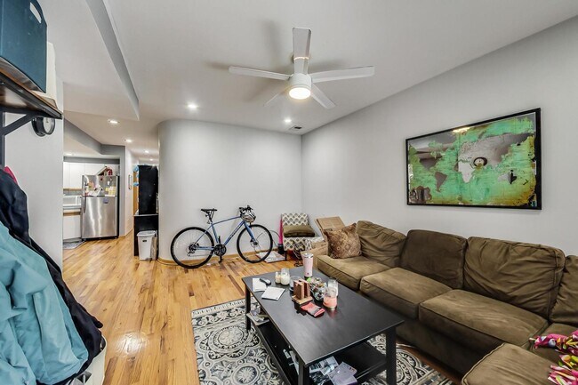 Building Photo - 1452 W Cortez St