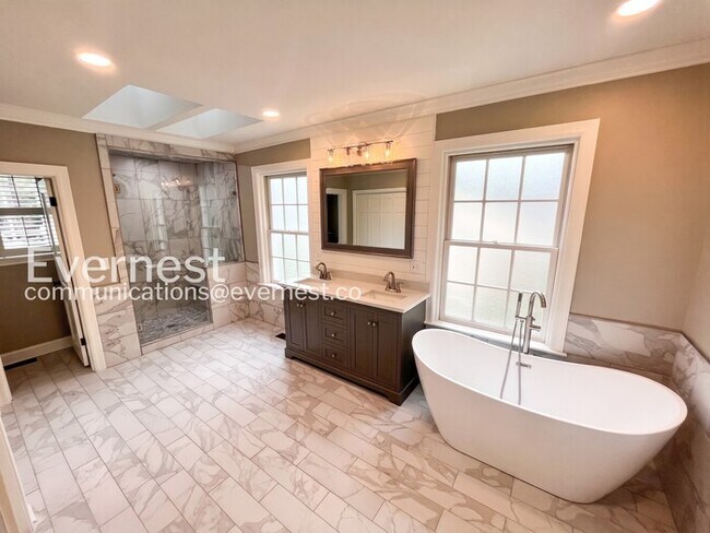 Building Photo - 109 Mayfair Rd