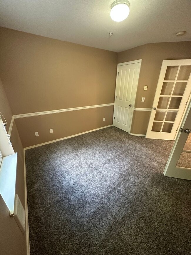 Building Photo - 2175 Hammond Ave