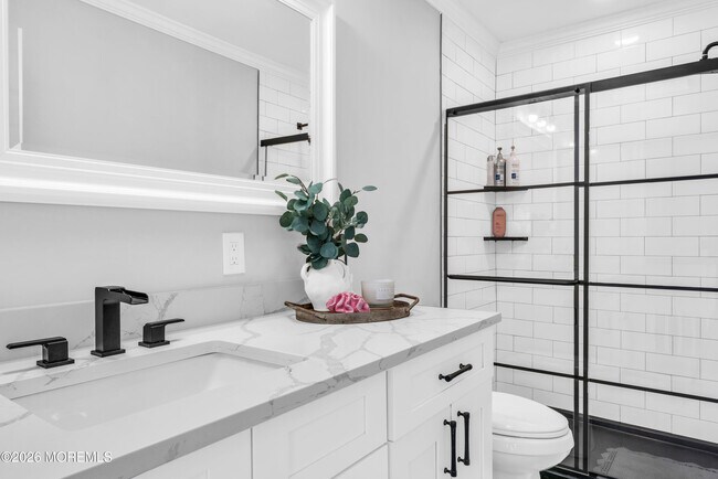 Building Photo - 3330 Windsor Ave