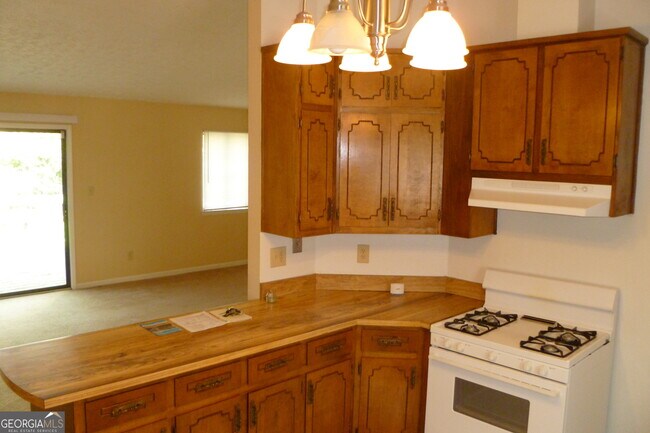 Building Photo - 6627 Bent Creek Dr