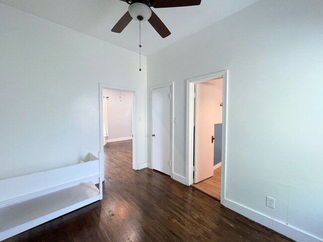 Building Photo - Updated 2 bedroom home