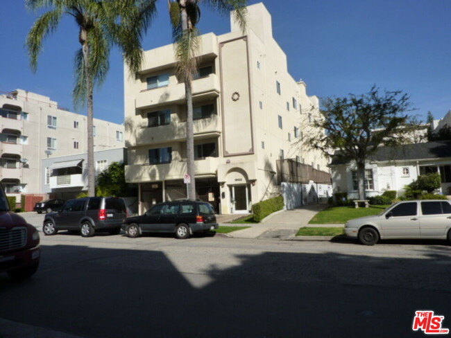 Building Photo - 1922 Selby Ave