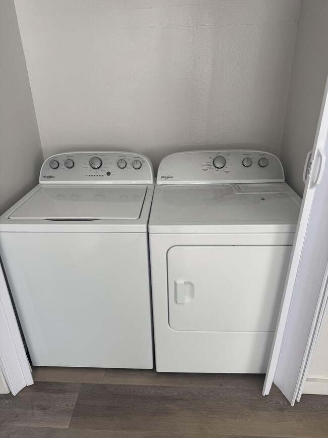 Building Photo - 1711 W Carmen St