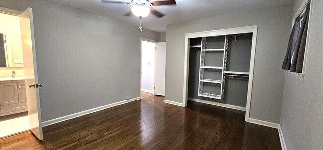 Building Photo - 1310 Poplarcrest Cir SE