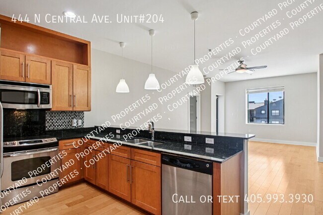 Building Photo - 444 N Central Ave