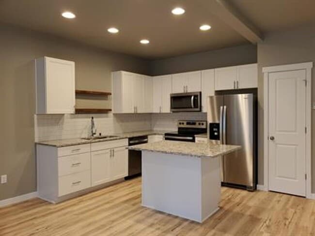Building Photo - 3 Bedroom 2.5 Bath in Tumwater