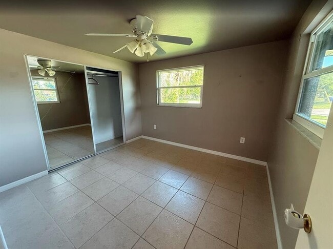 Building Photo - 4598 Brooksdale Dr