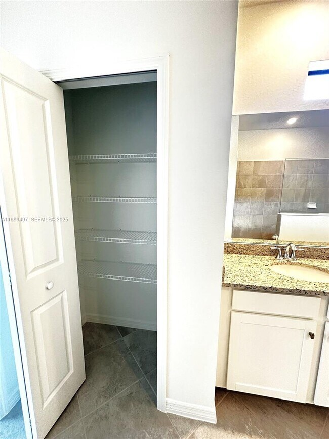 Building Photo - 15004 Palamos Cir