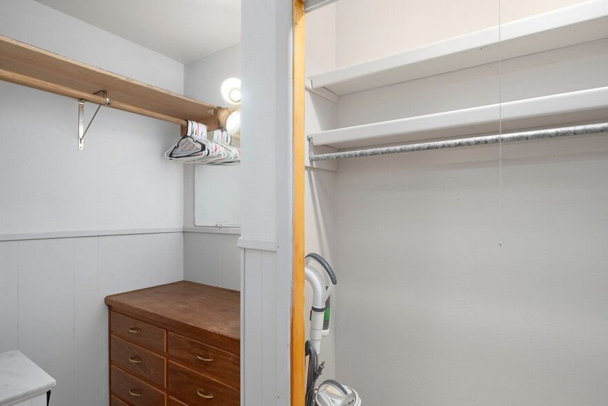 Building Photo - 402 4th St