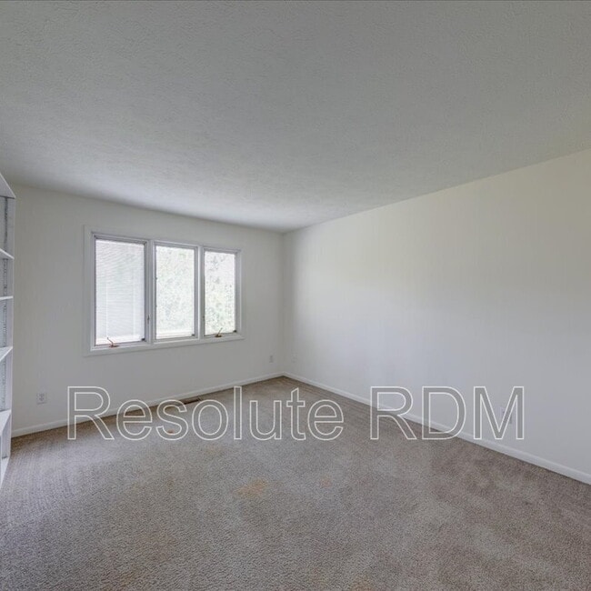 Building Photo - 12001 E 300 S