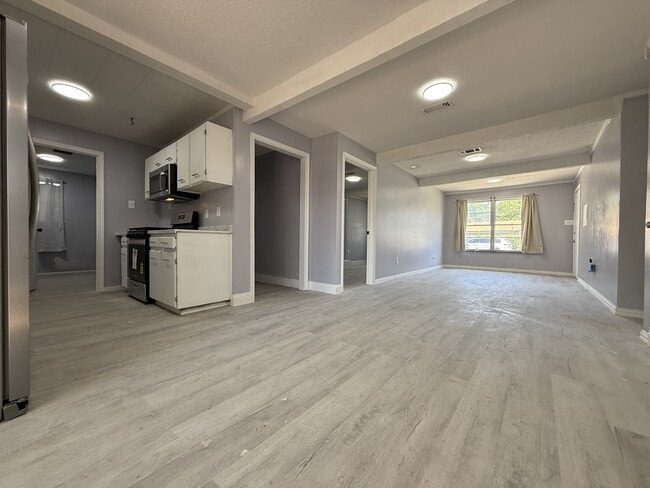 Building Photo - 5736 Shipp Dr