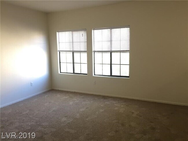 Building Photo - 2151 Hussium Hills St