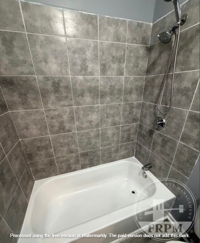 Building Photo - 1272 Pleasant St