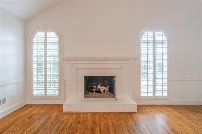 Building Photo - 530 Saddlebrook Dr