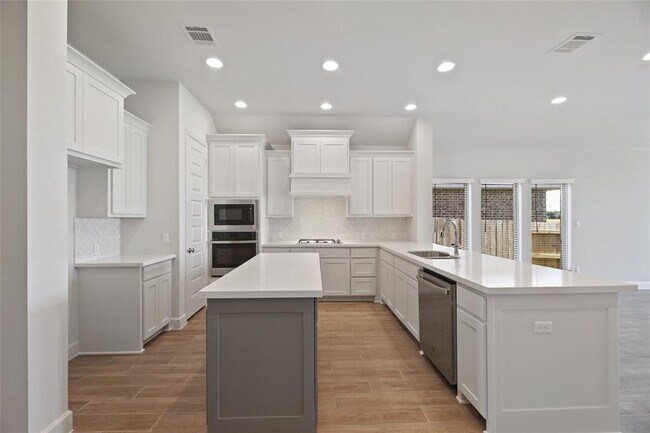 Building Photo - 127 Plumbago Loop