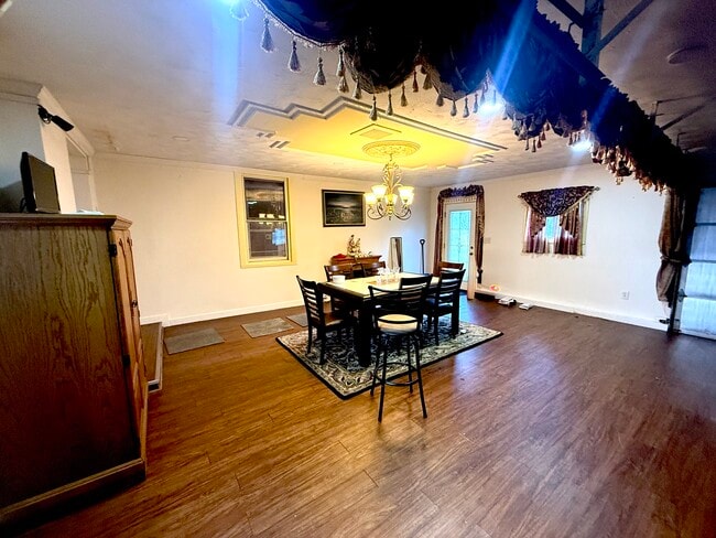 Building Photo - Seneca Turnpike East 220/222