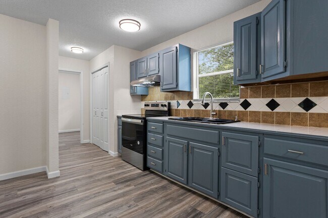 Building Photo - Beautiful home in Moss Point