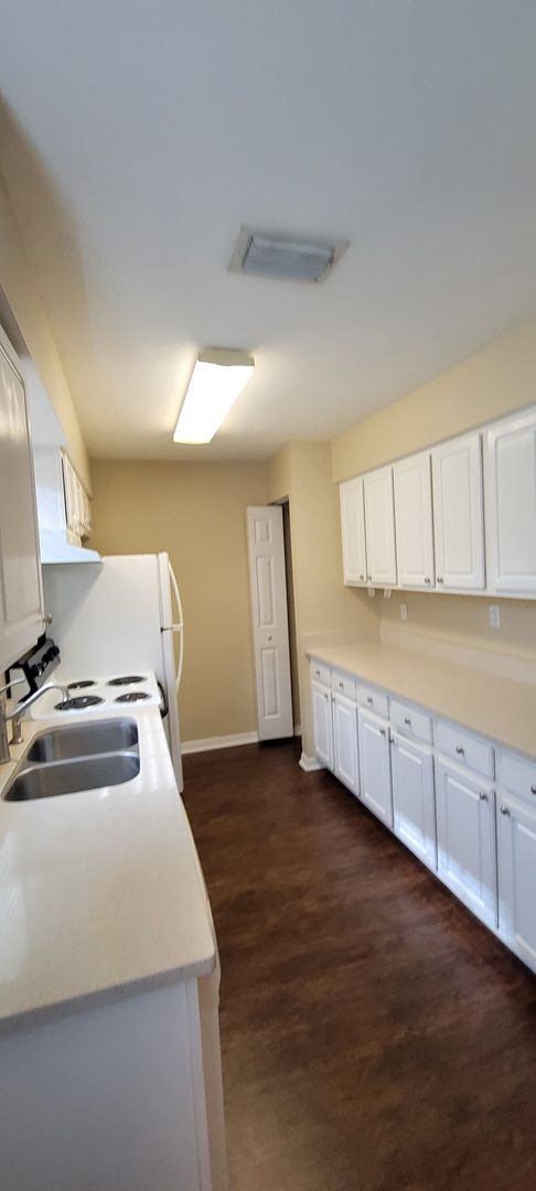 Building Photo - 3 bedroom/2 bath in Palm Grove