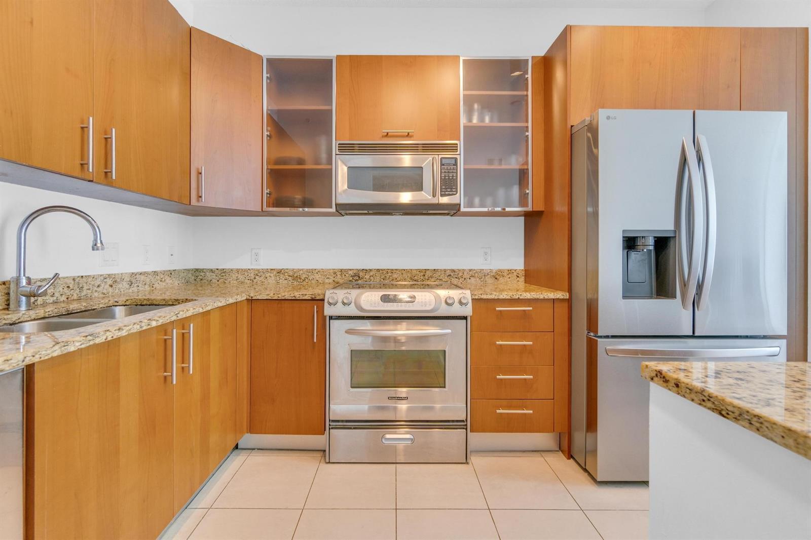 Building Photo - 1945 S Ocean Dr