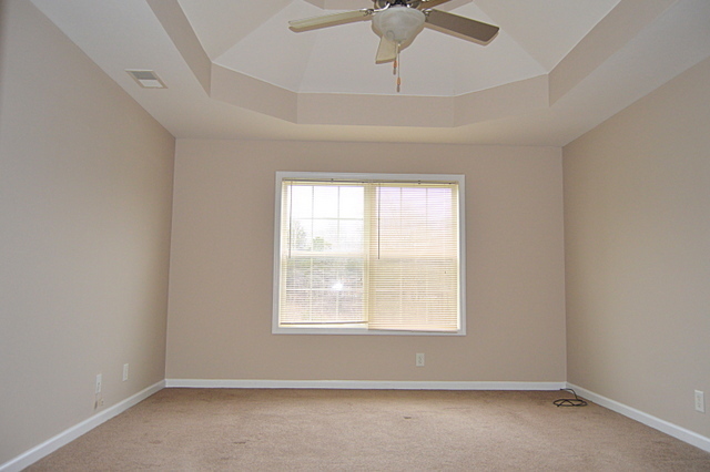 Building Photo - Pet Friendly Five Bedroom in Sango!