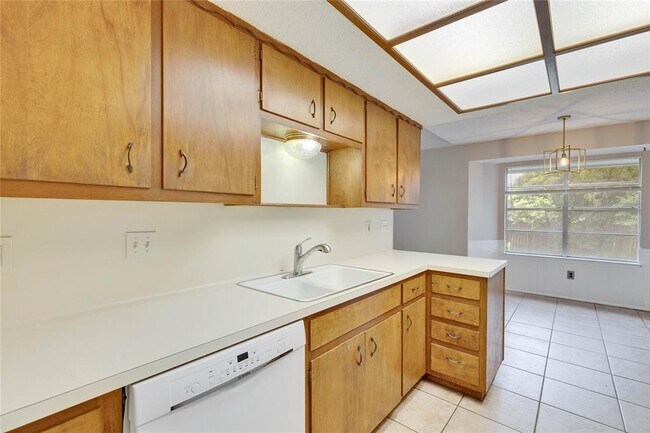 Building Photo - 10407 Button Quail Dr
