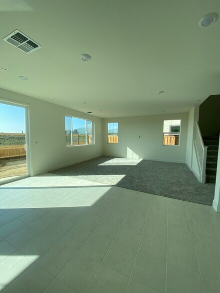 Building Photo - 2466 Elan Dr