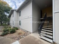 Building Photo - 400 S Saliman Rd