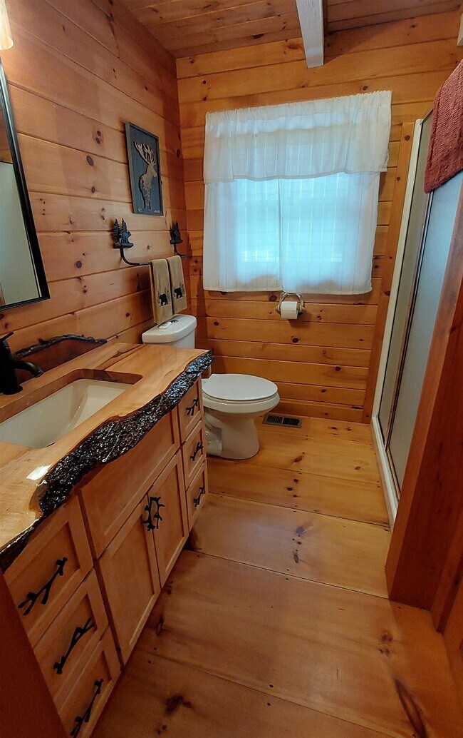 Building Photo - 176 Harrington Rd