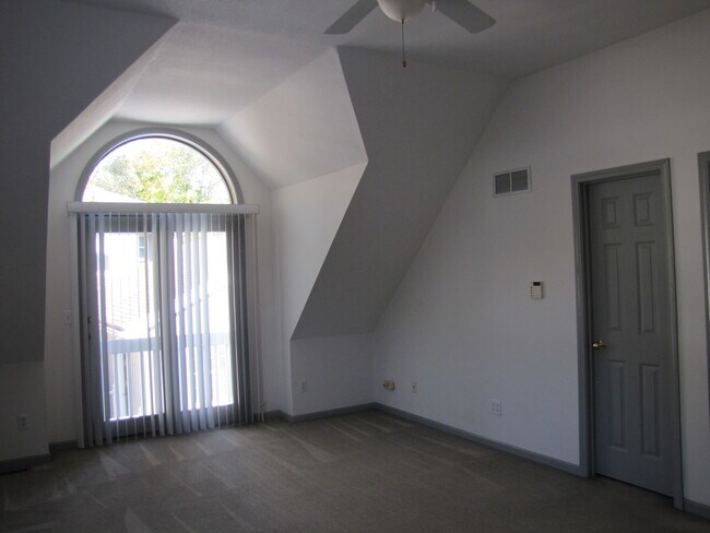 3rd floor bedroom - 4623 Genessee St