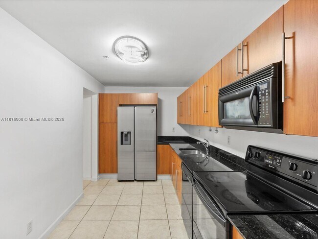 Building Photo - 3000 S Ocean Dr