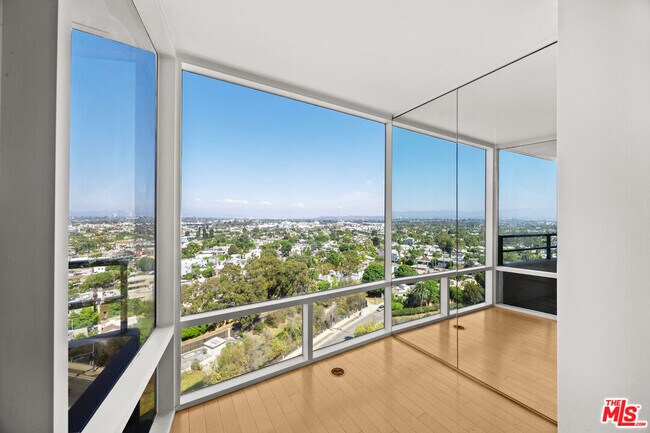 Building Photo - 4316 Marina City Dr