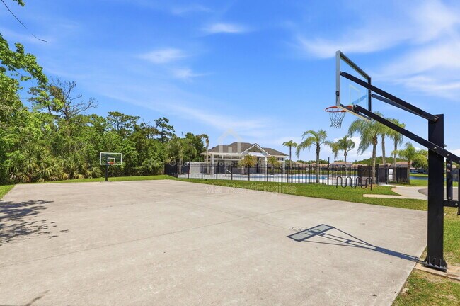Building Photo - 824 Lake Biscayne Way