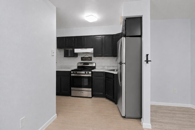 Building Photo - 406 7th St