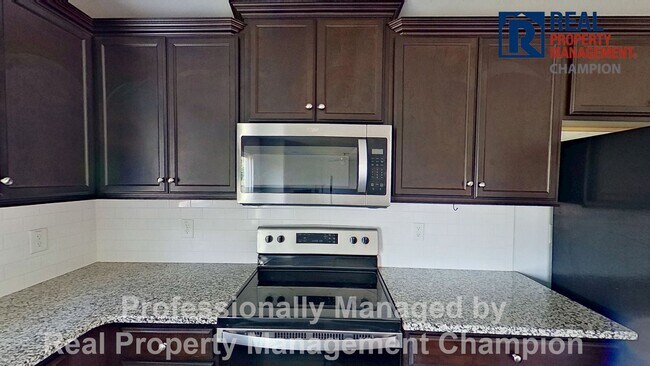 Building Photo - Spacious Home w/Open Living, Fireplace, Fenced Yard & Solar Panels