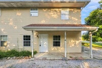 Building Photo - 300 Cross Creek Rd
