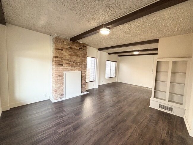 Building Photo - 1395 S 900 E