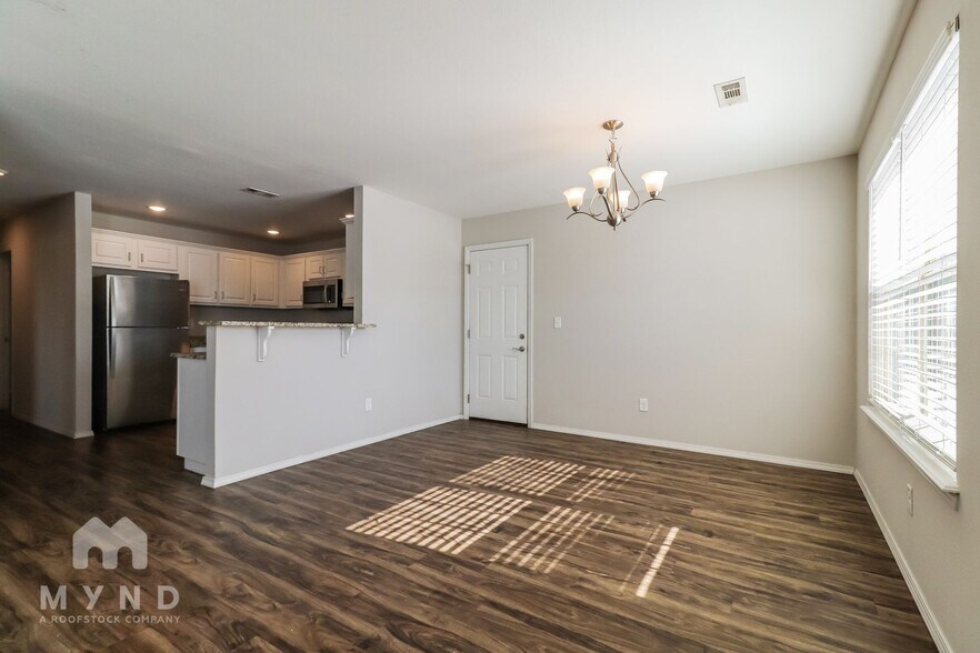 Building Photo - 2208 Ridge St